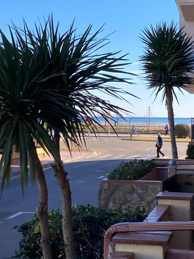 Très Bel Appartement Entièrement Rénové Empuriabrava
