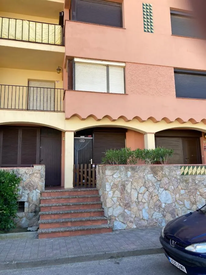 Très Bel Appartement Entièrement Rénové Empuriabrava