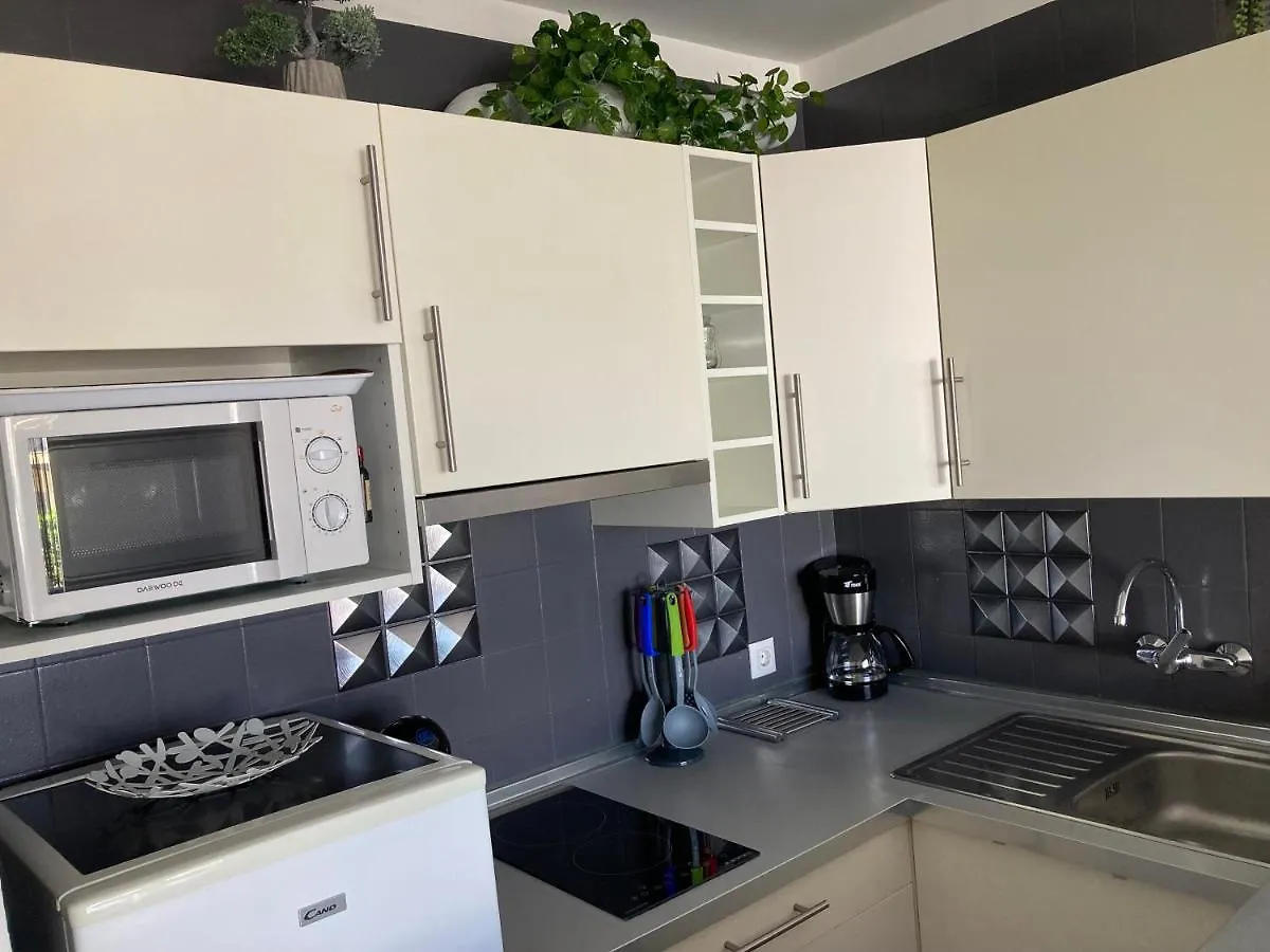 Très Bel Appartement Entièrement Rénové Empuriabrava