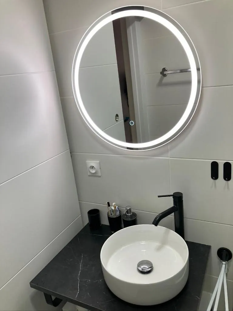Très Bel Appartement Entièrement Rénové Empuriabrava